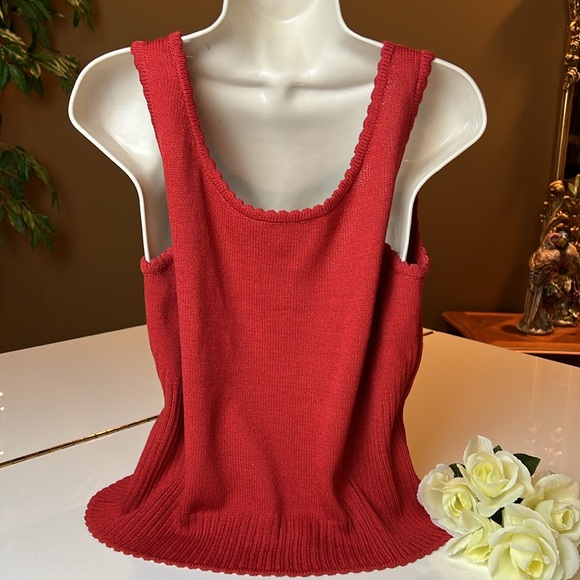❤️ST. JOHN KNIT RED KNIT TANK STYLE TOP SIZE MEDIUM❤️ - Picture 9 of 13